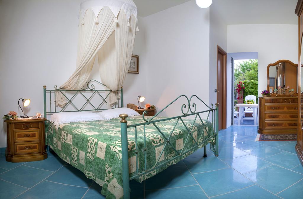 Casa Vacanza Alice & Mari Ашеа Номер фото